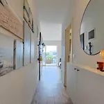 Oasis B7 Διαμέρισμα *