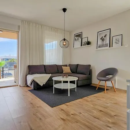 Oasis B7 Apartment *