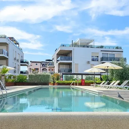 Oasis B7 Apartment *