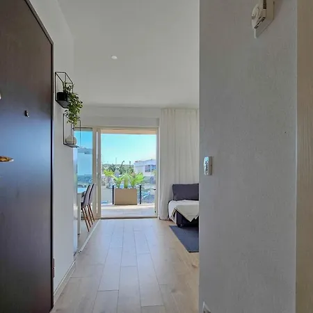 Oasis B7 Apartment