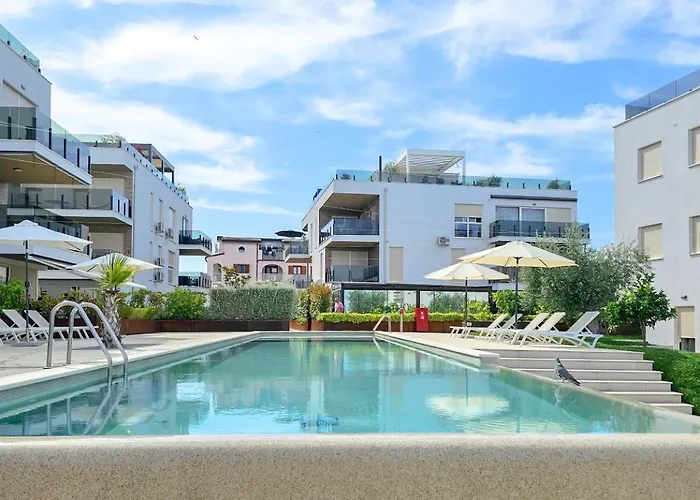 Oasis B7 Apartment *