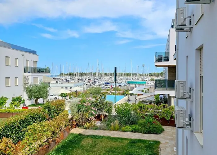 Oasis B7 Apartment *