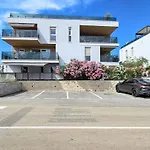Oasis B7 Apartment *